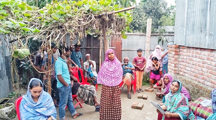 অন্তঃসত্ত্বা স্ত্রীর গর্ভের সন্তানকে অস্বীকার গ্রাম্য সালিশে মারামারি; ব্যবস্থা নেয়নি পুলিশ