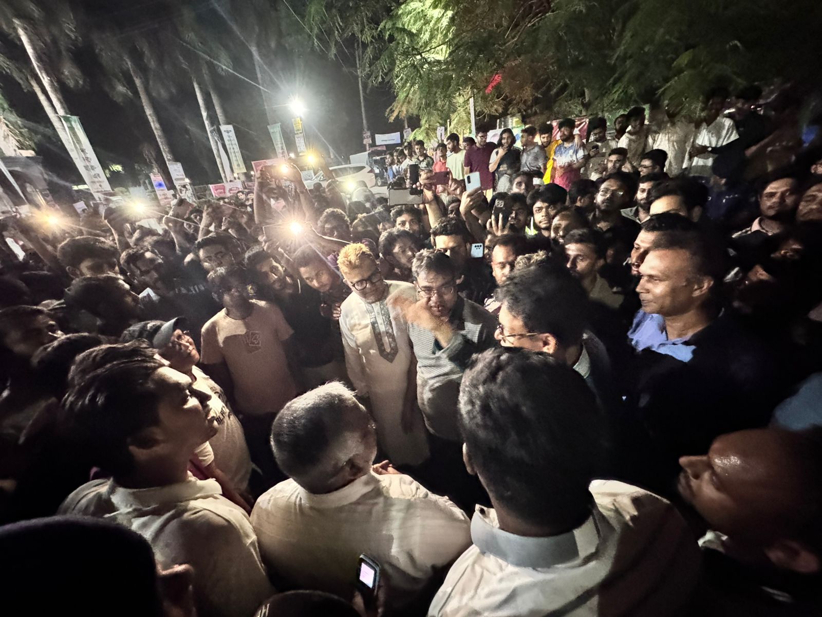 শিক্ষামন্ত্রীর সাথে ইবি ছাত্রদলের  স্বাক্ষাৎ
