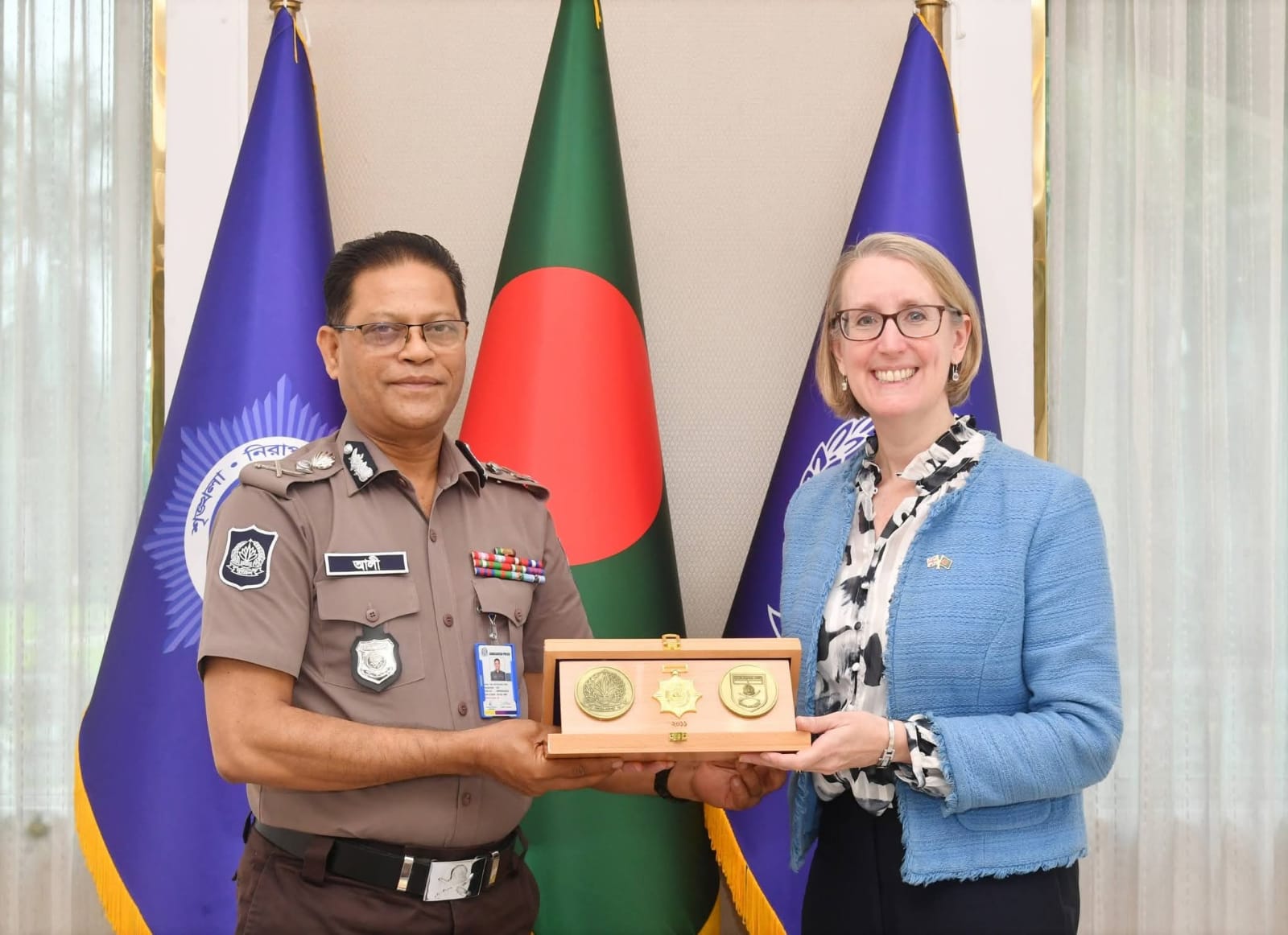 আইজিপির সঙ্গে যুক্তরাজ্যের হাইকমিশনারের সৌজন্য সাক্ষাৎ:সহযোগিতা জোরদারে নতুন দিগন্ত