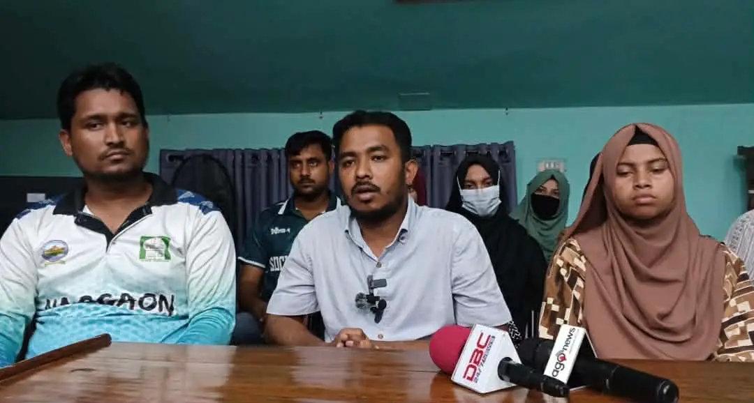 ইবিতে ব্যানার ছিঁড়ে অবমাননার অভিযোগ: দুঃখপ্রকাশ শিক্ষার্থীদের