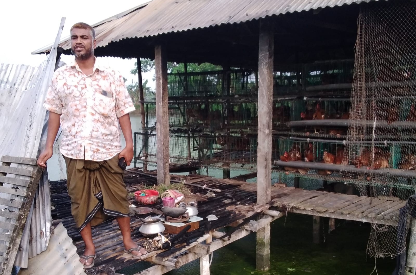 ত্রিশালে মুরগির খামারে আগুন: মুহূর্তেই ছাই হোসাইন আহমেদের স্বপ্ন