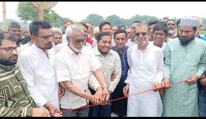 মহিনন্দ ভাস্করখিলা বিলে খাল খননের শুভ উদ্বোধন