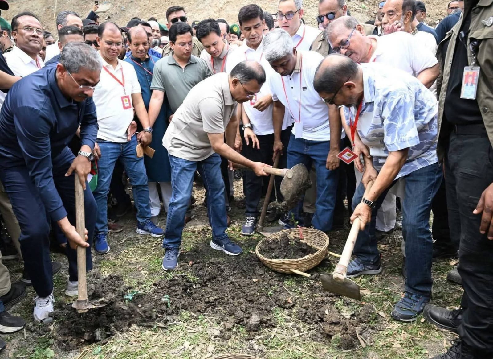 স্মৃতির উলশীতে প্রধানমন্ত্রী তারেক রহমান: জনসমুদ্রে ভাসল যশোর