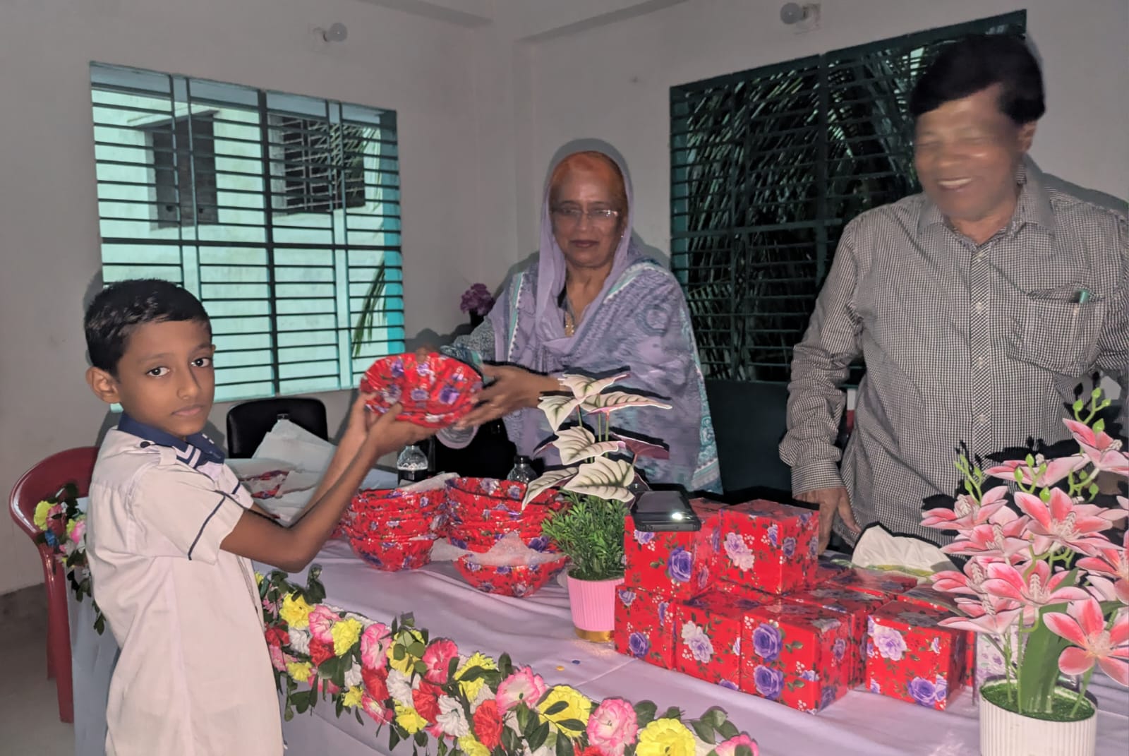FAF মাল্টিলিঙ্গোয়াল স্কুল এন্ড কলেজে'র বার্ষিক পুরস্কার বিতরনী অনুষ্ঠান সম্পন্ন