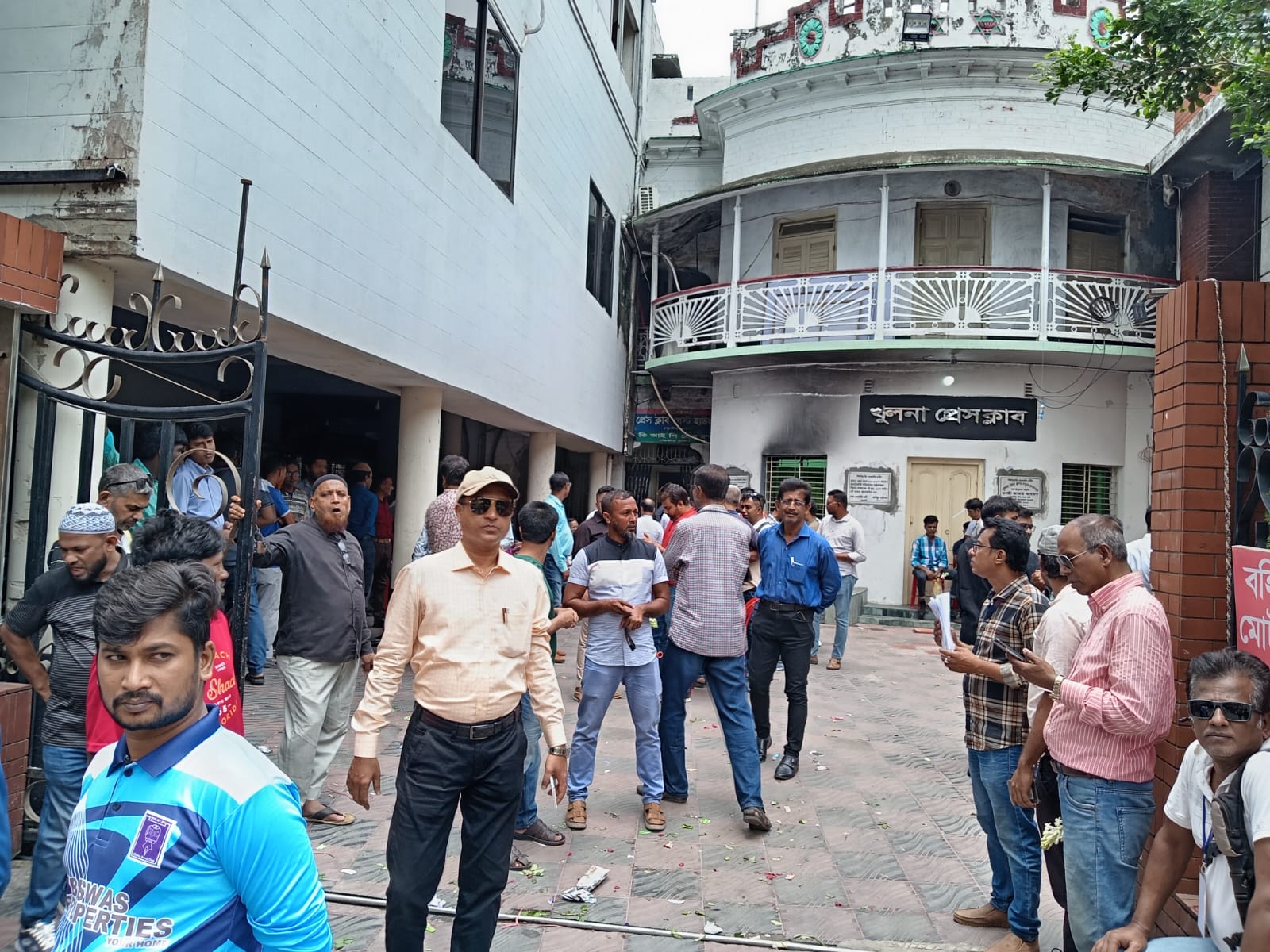 খুলনা প্রেসক্লাব নির্বাচন আজ, উৎসবমুখর পরিবেশে ভোটগ্রহণ