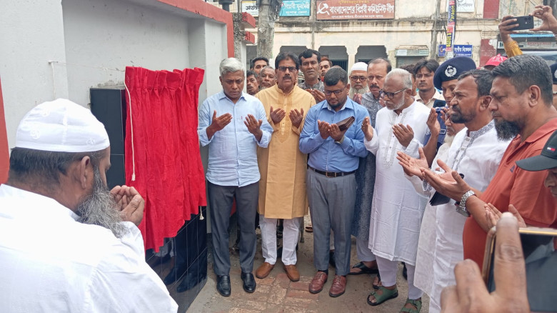 যশোর পৌরবাসীর ভোগান্তি কমাতে বিশেষ উদ্যোগ: দ্রুত সড়ক সংস্কারের ঘোষণা প্রতিমন্ত্রীর