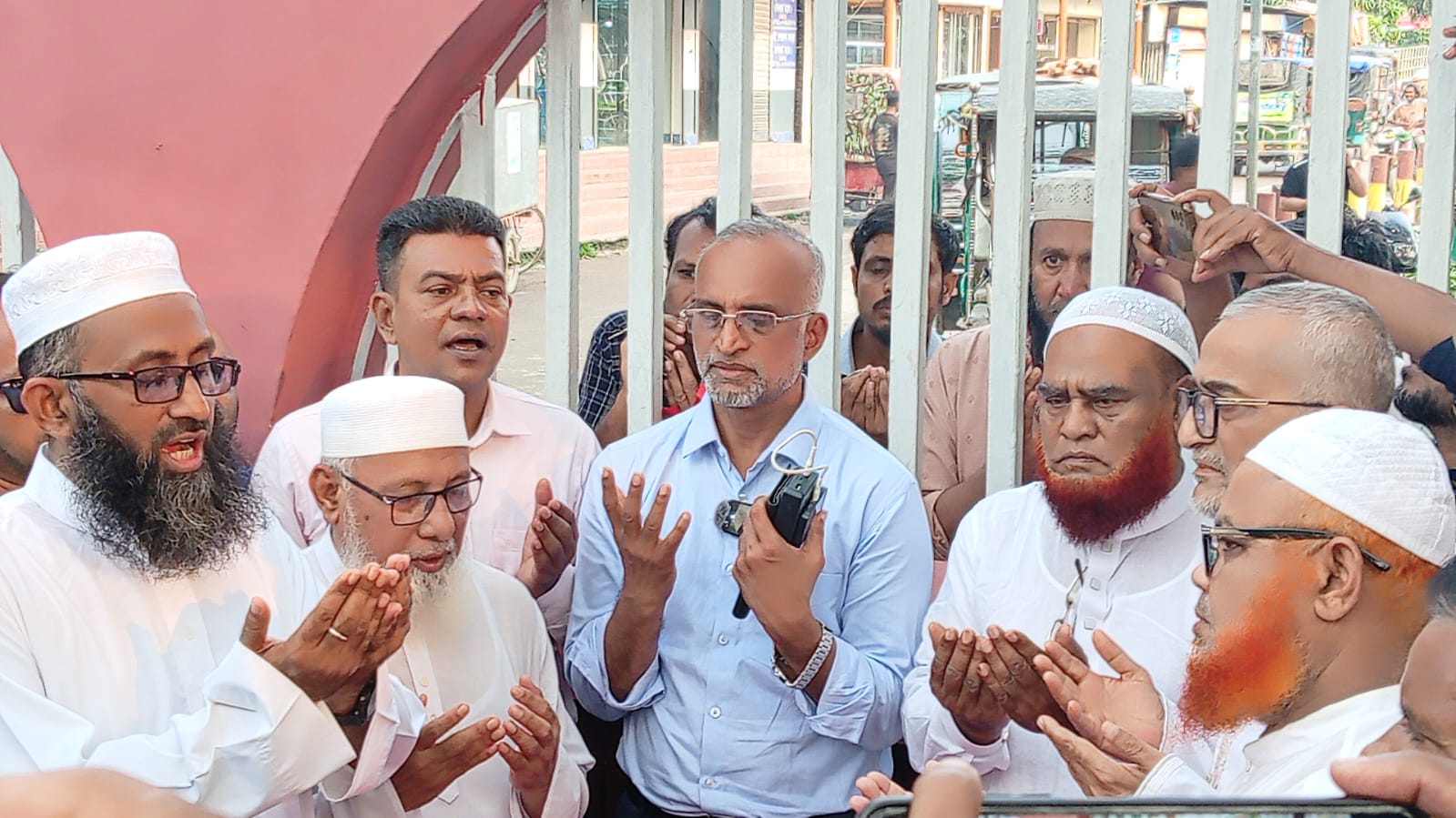 ২০০ বছরের ঐতিহ্যে নতুন সংযোজন, শোলাকিয়ায় নির্মিত হচ্ছে দৃষ্টিনন্দন ফটক