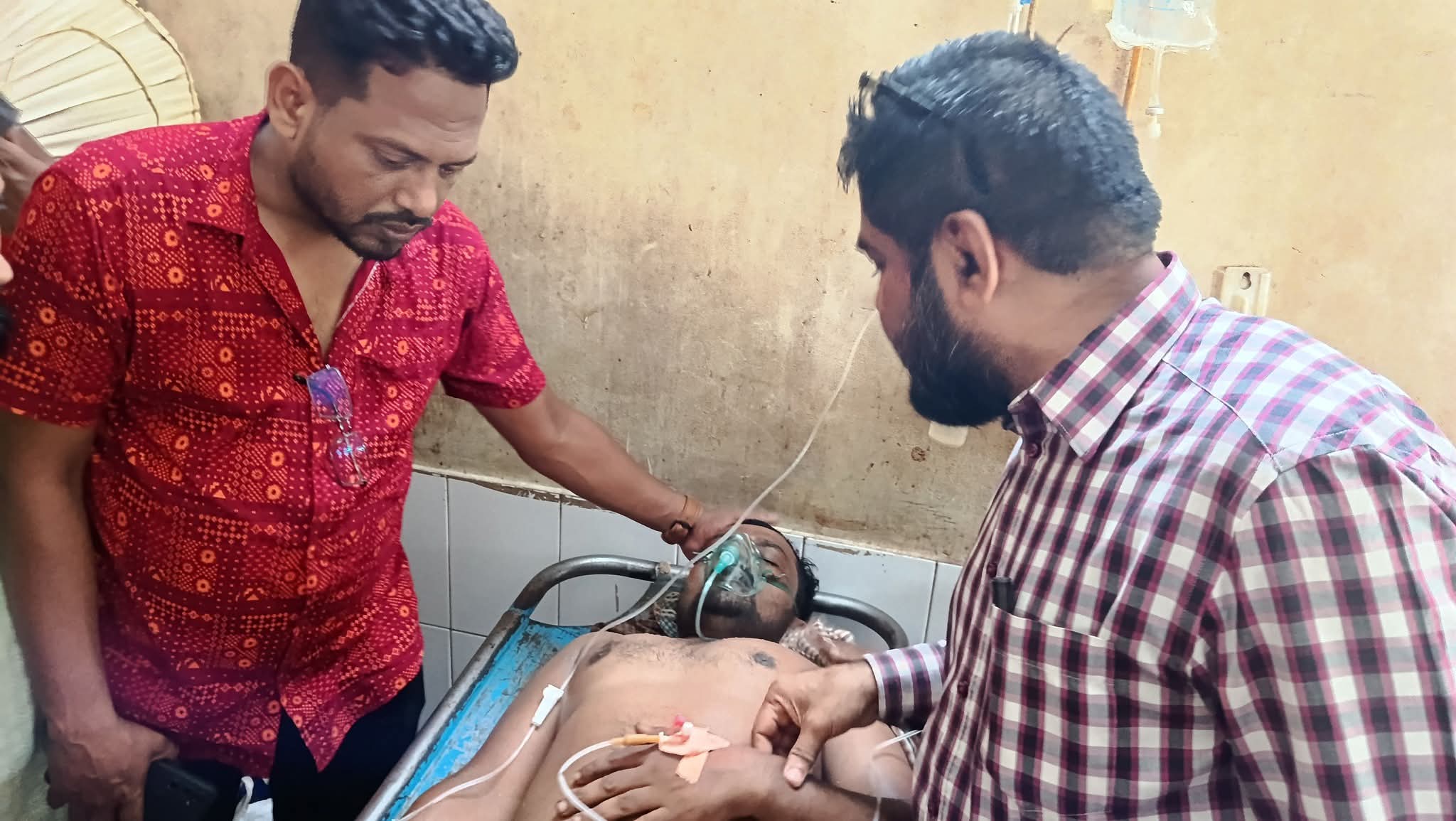কুষ্টিয়ার দৌলতপুরে একজন গুলিবিদ্ধ