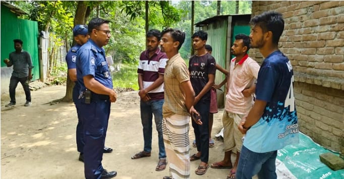 কুষ্টিয়ায় ছাত্রদল নেতার বাড়িতে হামলা-গুলি