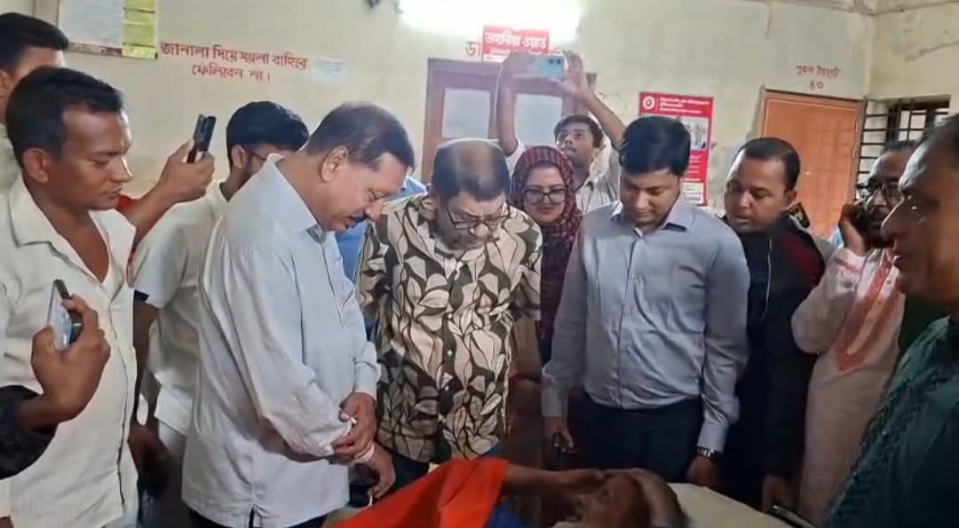 রোগীর সঙ্গে খারাপ আচরণ করলে হাসপাতালের স্টাফের বিরুদ্ধে ব্যবস্থা নেওয়া হবে: স্বাস্থ্যমন্ত্রী