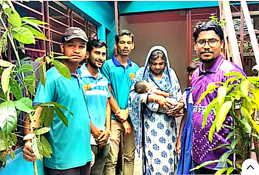 স্বপ্নবাজ তরুণদের বৃক্ষপ্রেমী ব্যতিক্রমী উদ্যোগ, জন্মের পর নবজাতকের উদ্দেশ্যে লাগানো হয় দুটি করে গাছ