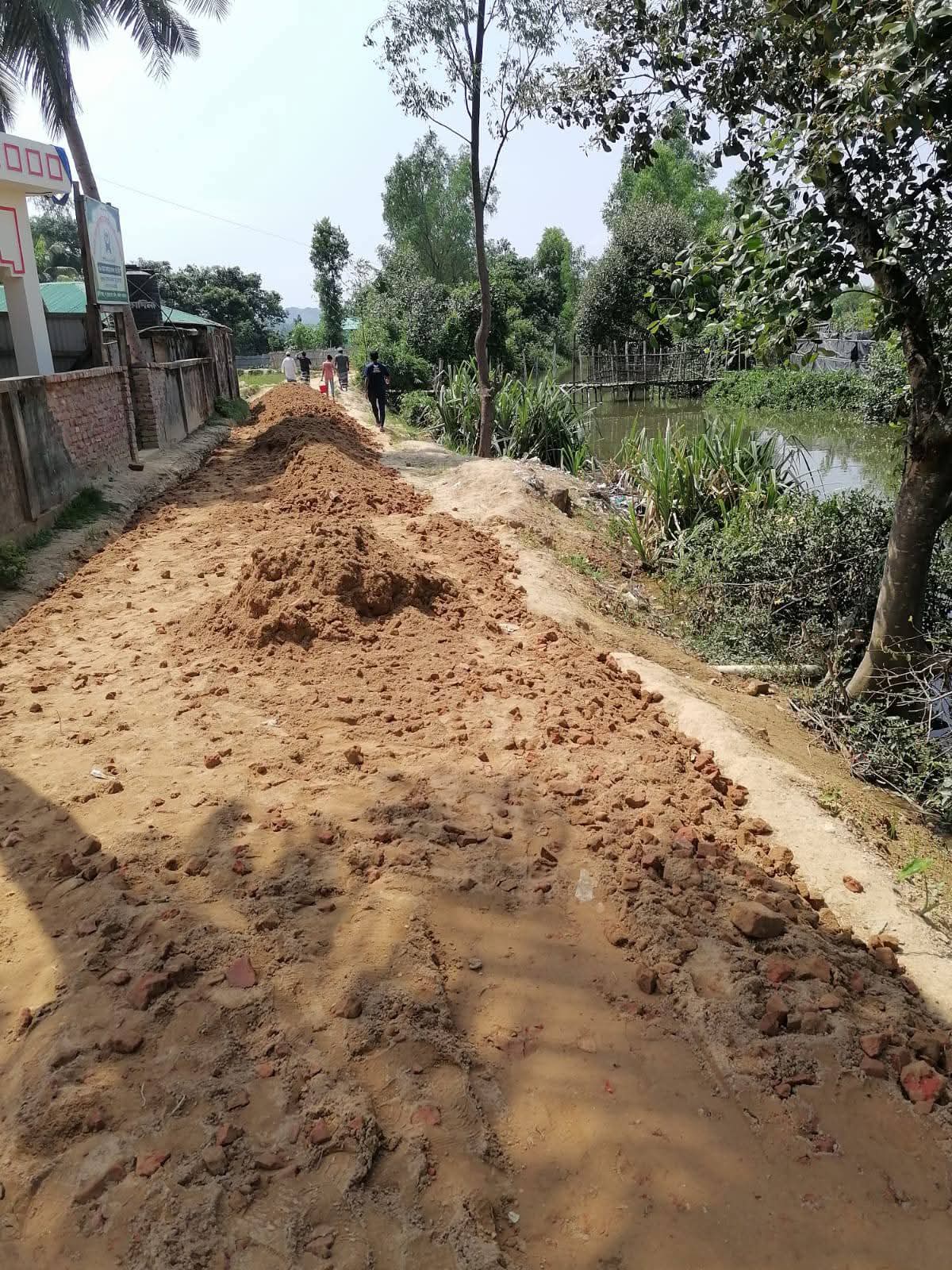 হ্নীলা-মৌলভীবাজার সংযুক্ত সড়ক নির্মাণে অনিয়মের অভিযোগ, ক্ষোভ স্থানীয়দের