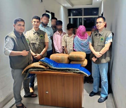 রাজধানীতে সিটিটিসি’র অভিযানে ১৯ কেজি গাঁজা উদ্ধারসহ গ্রেফতার ৬ জন