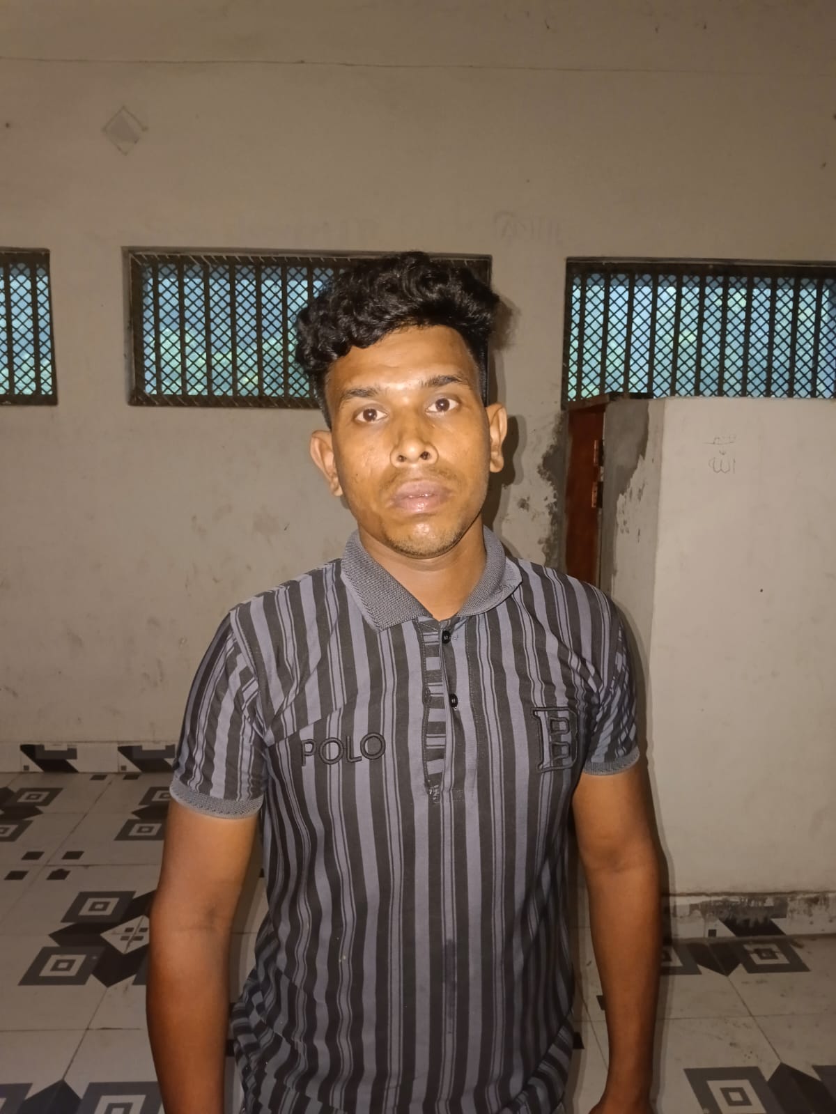লোহাগড়ায় প্রতিবন্ধী কিশোরী ধর্ষণ!  মামলার এক ঘন্টার মধ্যে আসামি সেলিম গ্রেফতার
