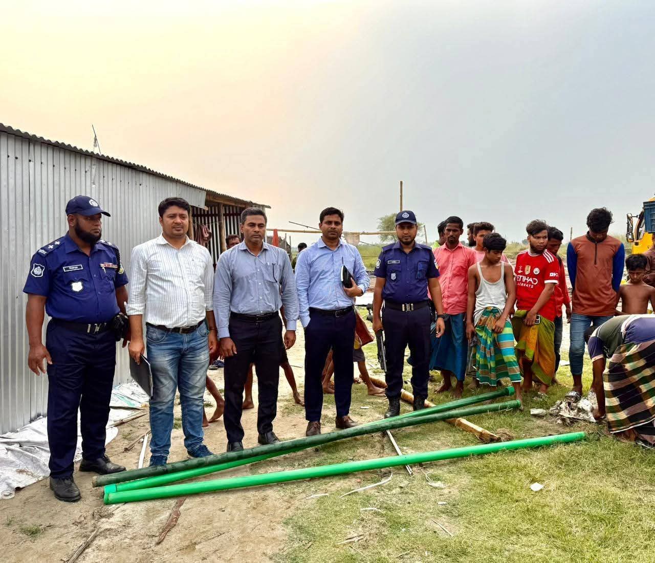 অবৈধ সিসা কারখানার বিরুদ্ধে মোবাইল কোর্ট: ২ লাখ ৫০ হাজার টাকা জরিমানা, কারখানা উচ্ছেদ