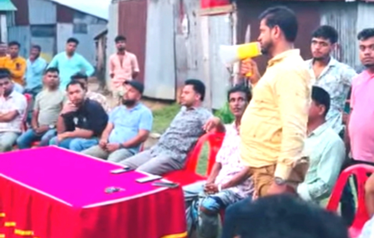 তাহিরপুরে ৩নং দক্ষিণ বড়দল ইউনিয়নে চেয়ারম্যান প্রার্থী নাসির মিয়ার গণসংযোগ ও মতবিনিময়