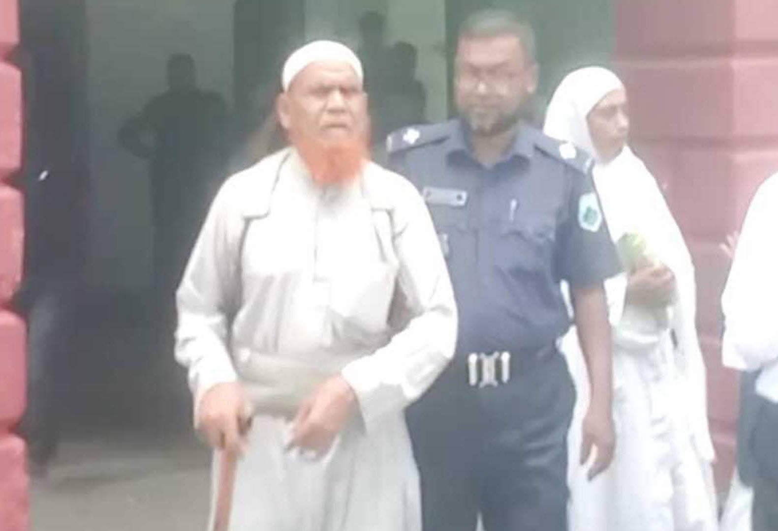 নাটোরে ৫ বছরের শিশুকে ধর্ষণ: বৃদ্ধের যাবজ্জীবন কারাদণ্ড