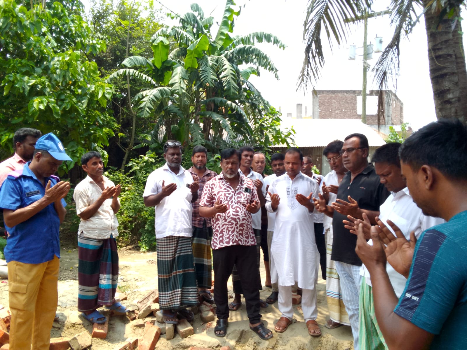ভাঙ্গুড়ায় গ্রামীণ সড়ক সংস্কার কাজের সূচনা