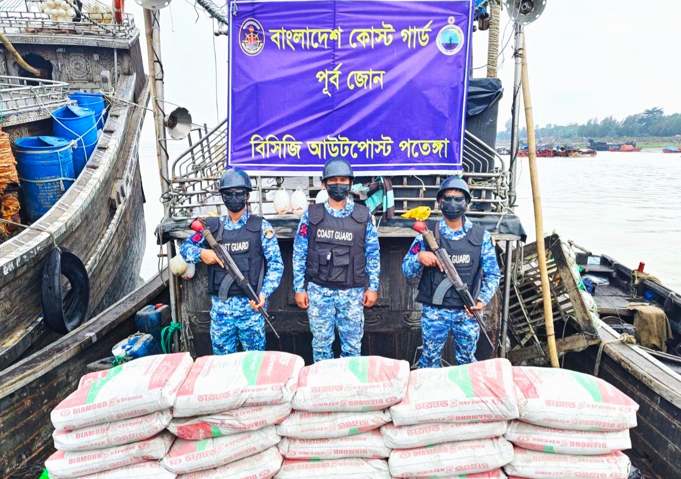 চোরাচালান রোধে কোস্ট গার্ডের অভিযান; মায়ানমারে পাচারকালে বিপুল পরিমাণ সিমেন্ট জব্দ