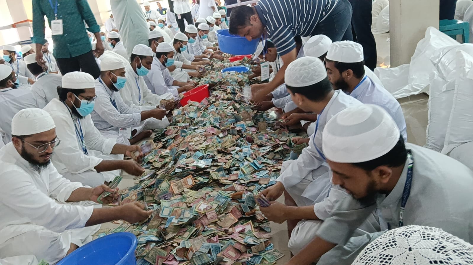 ঐতিহাসিক পাগলা মসজিদের দানবাক্সে এবার মিলল রেকর্ড ১৫ কোটি ৯০ লক্ষ টাকা