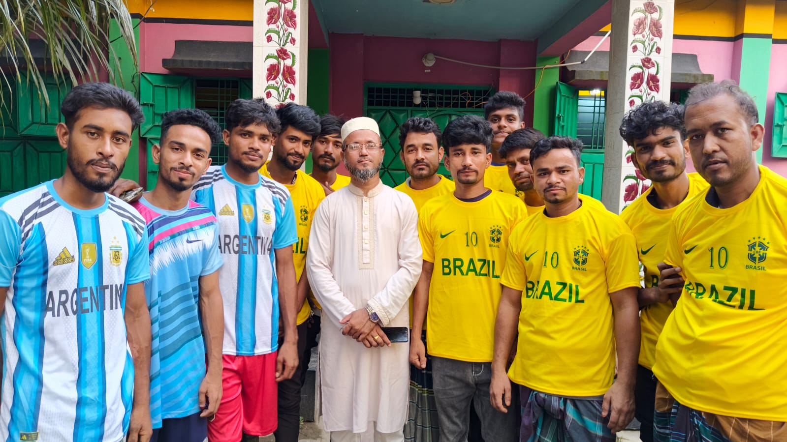 যুবসমাজকে সম্পৃক্ত করতে গণসংযোগে সম্ভাব্য চেয়ারম্যান প্রার্থী আব্দুল গনি মিয়া