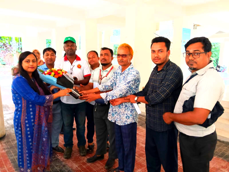 উখিয়া উপ‌জেলা নির্বাহী কর্মকর্তার সাথে সেন্ট্রাল প্রেসক্লাবের শুভেচ্ছা বিনিময়