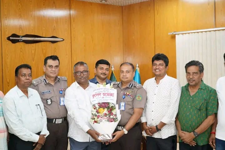 রথযাত্রা উপলক্ষে কেএমপি কমিশনারের সঙ্গে পূজা উদযাপন পরিষদের মতবিনিময়