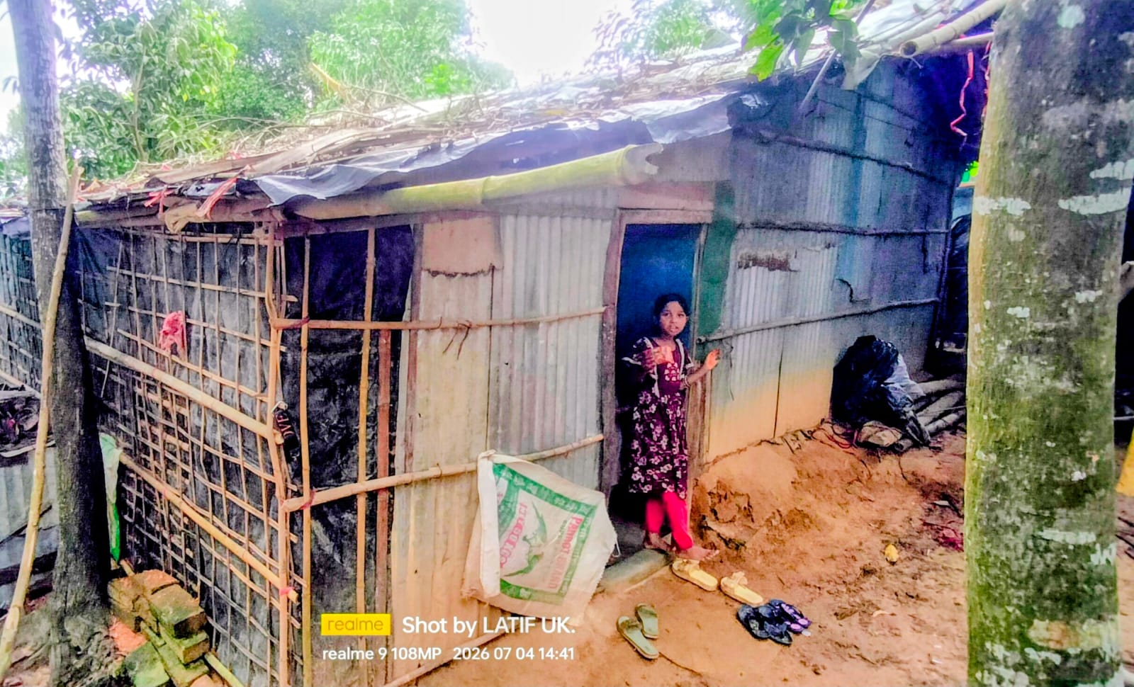 উখিয়ায় বিশ বছর যাবত বসবাস করা বাড়ি থেকে উচ্ছেদ করতে হামলার অভিযোগ