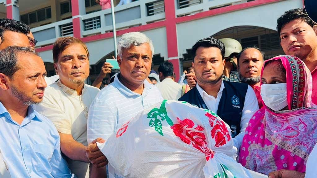কক্সবাজার বন্যার্ত মানুষের পুনর্বাসনে মনোযোগ দেবে সরকার: প্রতিমন্ত্রী অনিন্দ্য ইসলাম