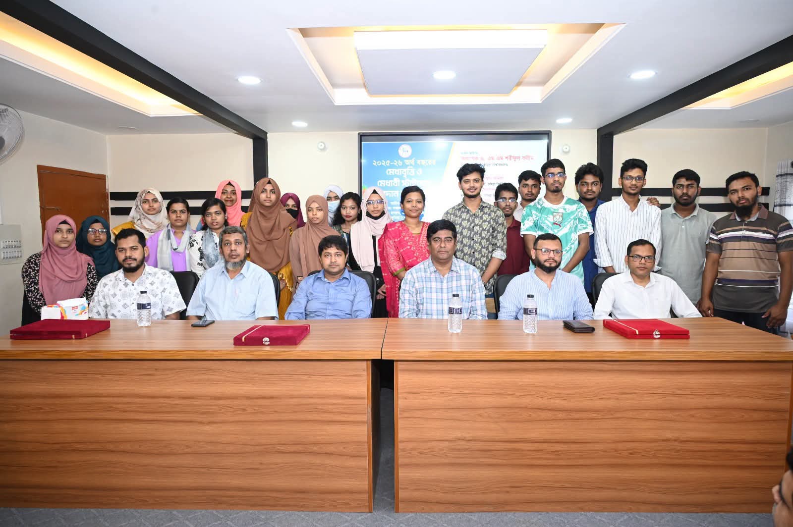 কুবিতে বিজ্ঞান ও প্রকৌশল অনুষদের ১১৭ শিক্ষার্থীকে বৃত্তি প্রদান