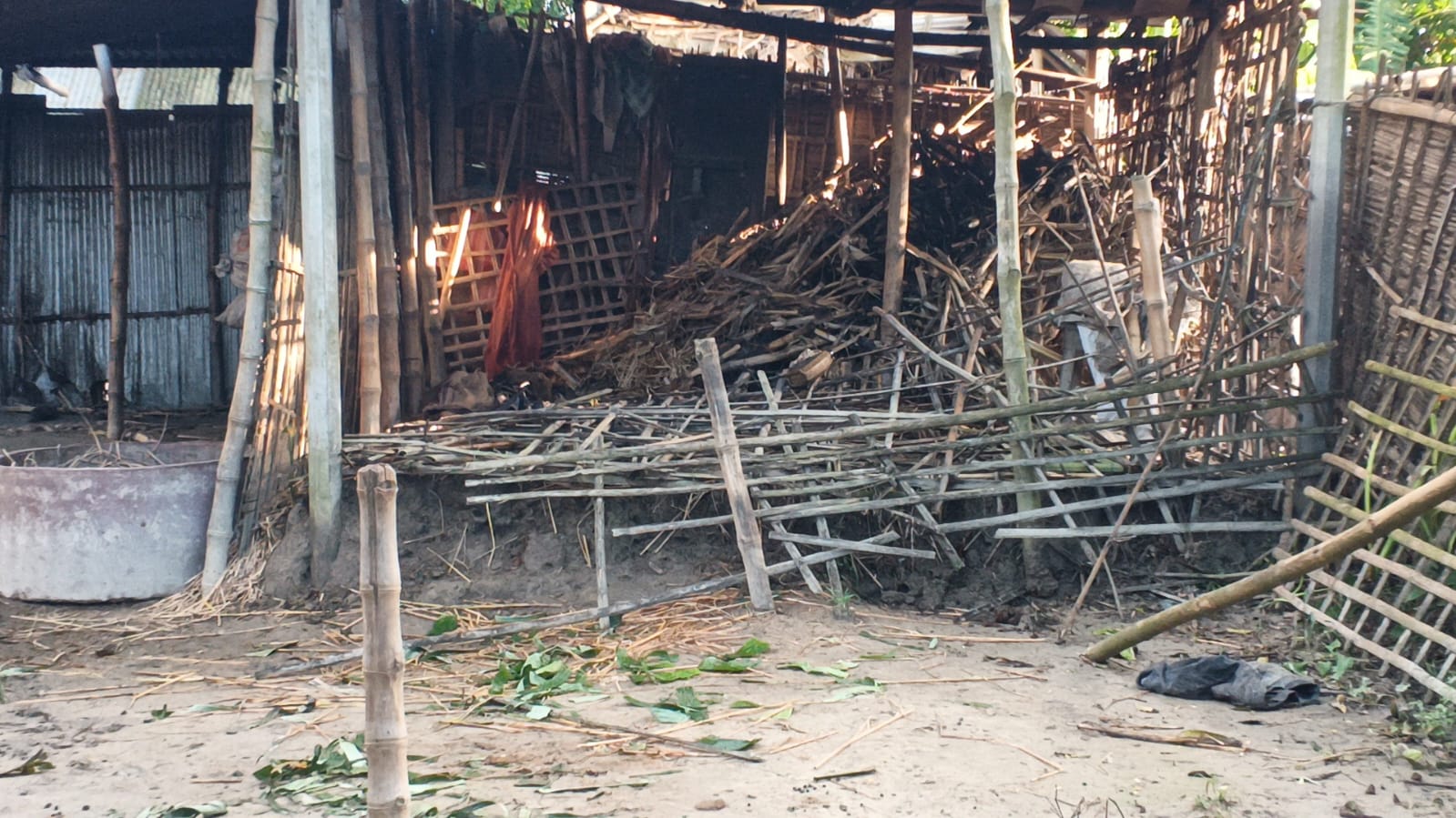 ঠাকুরগাঁওয়ের বালিয়াডাঙ্গীতে দলিলকৃত জমি দখলের চেষ্টার অভিযোগ, ঘরবাড়ি ভাংচুর
