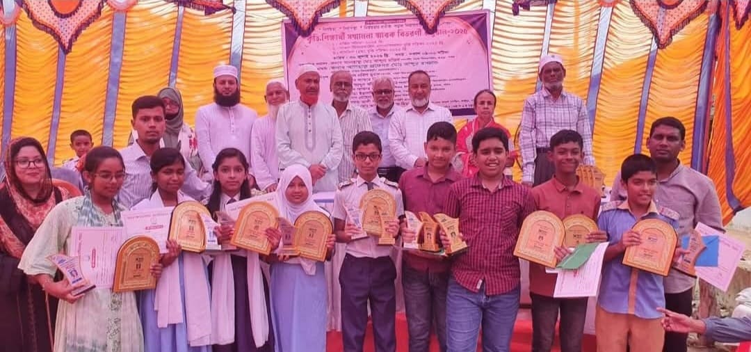 ভাঙ্গুড়ায় বড়াল কিন্ডারগার্টেনে কৃতি শিক্ষার্থীদের সংবর্ধনা ও বৃত্তিপ্রাপ্তদের সম্মাননা অনুষ্ঠান