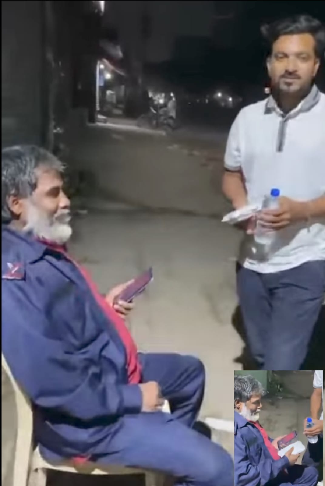 আগস্টের প্রথম প্রহরে খুলনা মহানগর নিষিদ্ধ ছাত্রলীগের উদ্যোগে দুস্থদের মাঝে খাদ্যসামগ্রী বিতরণ