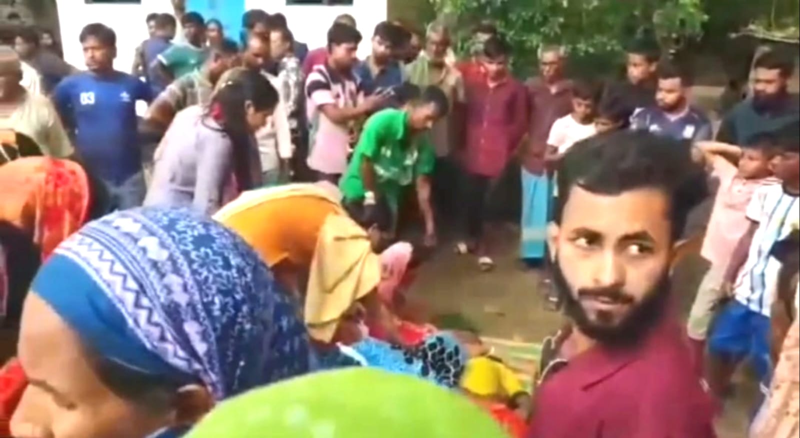 ধর্মীয় অনুষ্ঠান থেকে বাড়ি ফেরার পথে হাওরে নৌকা ডুবে ৪জন নিখোঁজ, ১ জনের লাশ উদ্ধার