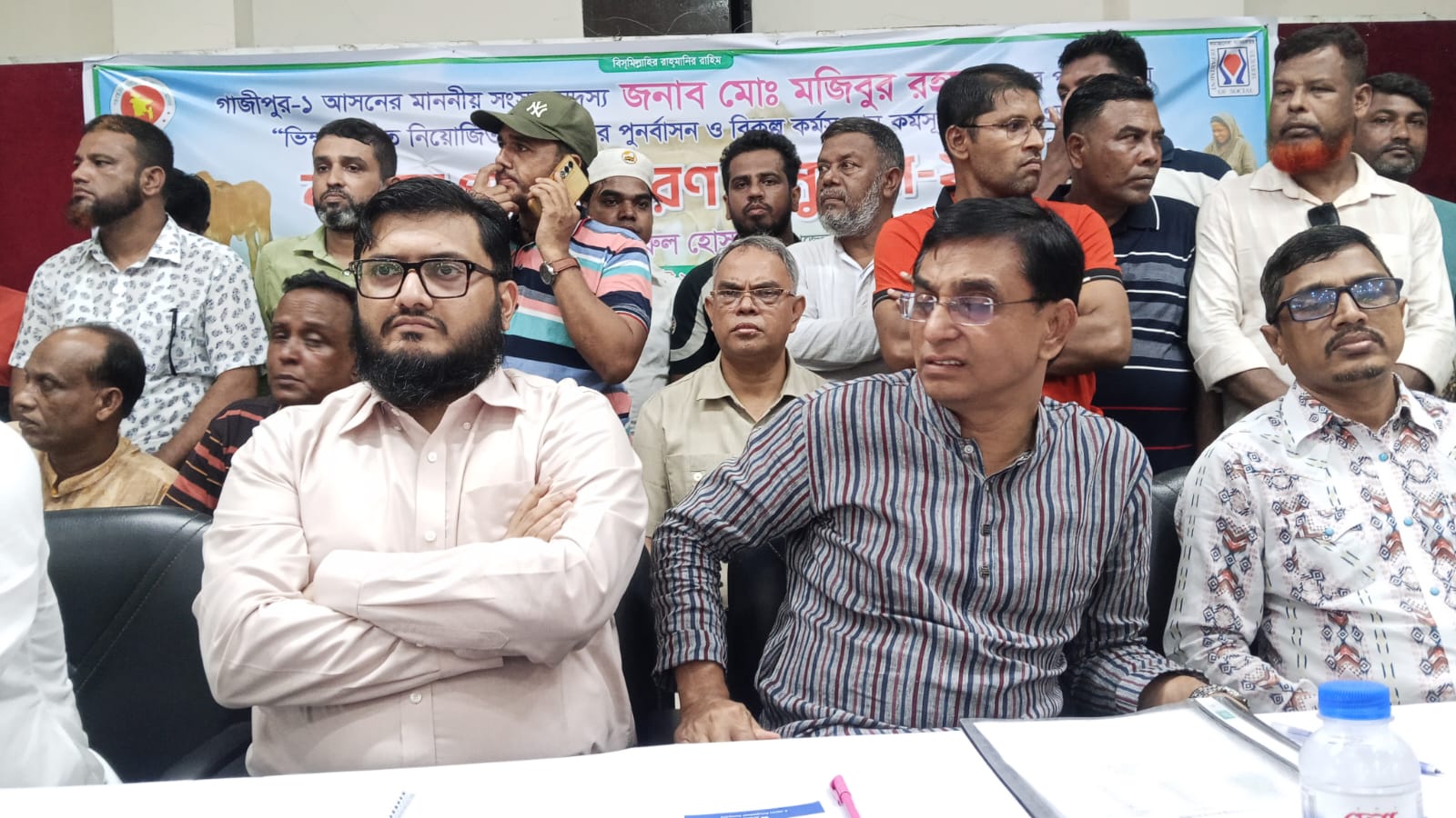 কালিয়াকৈরে ভিক্ষুক পুনর্বাসন ও বিকল্প কর্মসংস্থান সৃষ্টির লক্ষে বকনা গরু বিতরণ