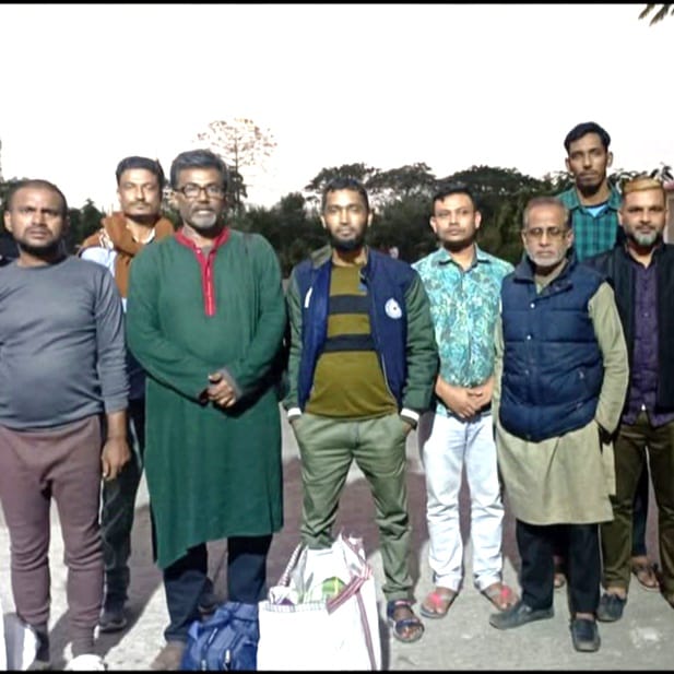 ভারতে পাচার হওয়া ১০ নারী-শিশু উদ্ধার করলেন লোহাগড়ার খায়রুল