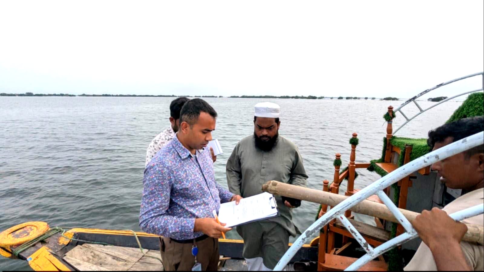 টাঙ্গুয়ার হাওর অবৈধভাবে অনুপ্রবেশের দায়ে ৬ হাউসবোটে কে জরিমানা