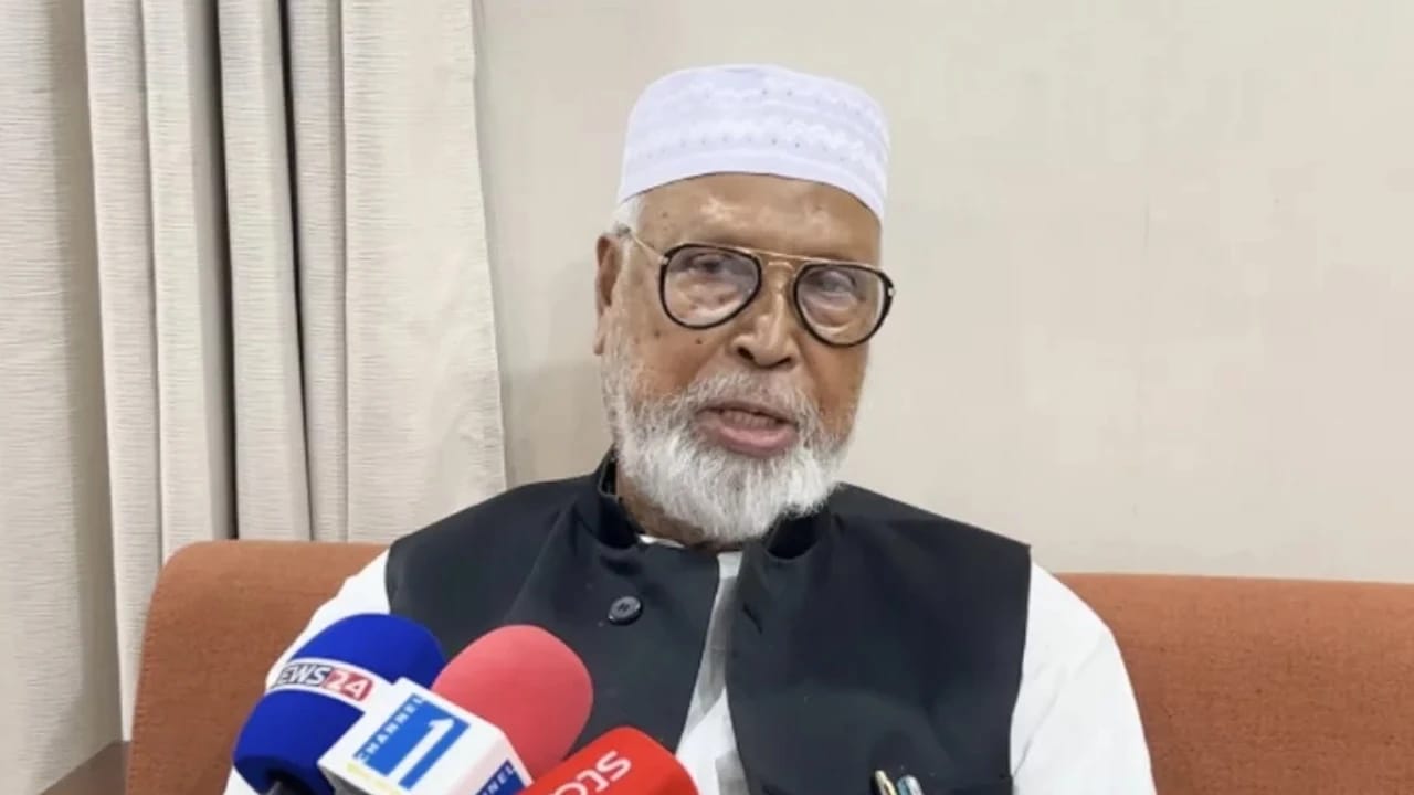 ড. ইউনূসের চেয়ে তারেক রহমানের নেতৃত্বে দেশ ভালো চলছে-বঙ্গবীর কাদের সিদ্দিকী