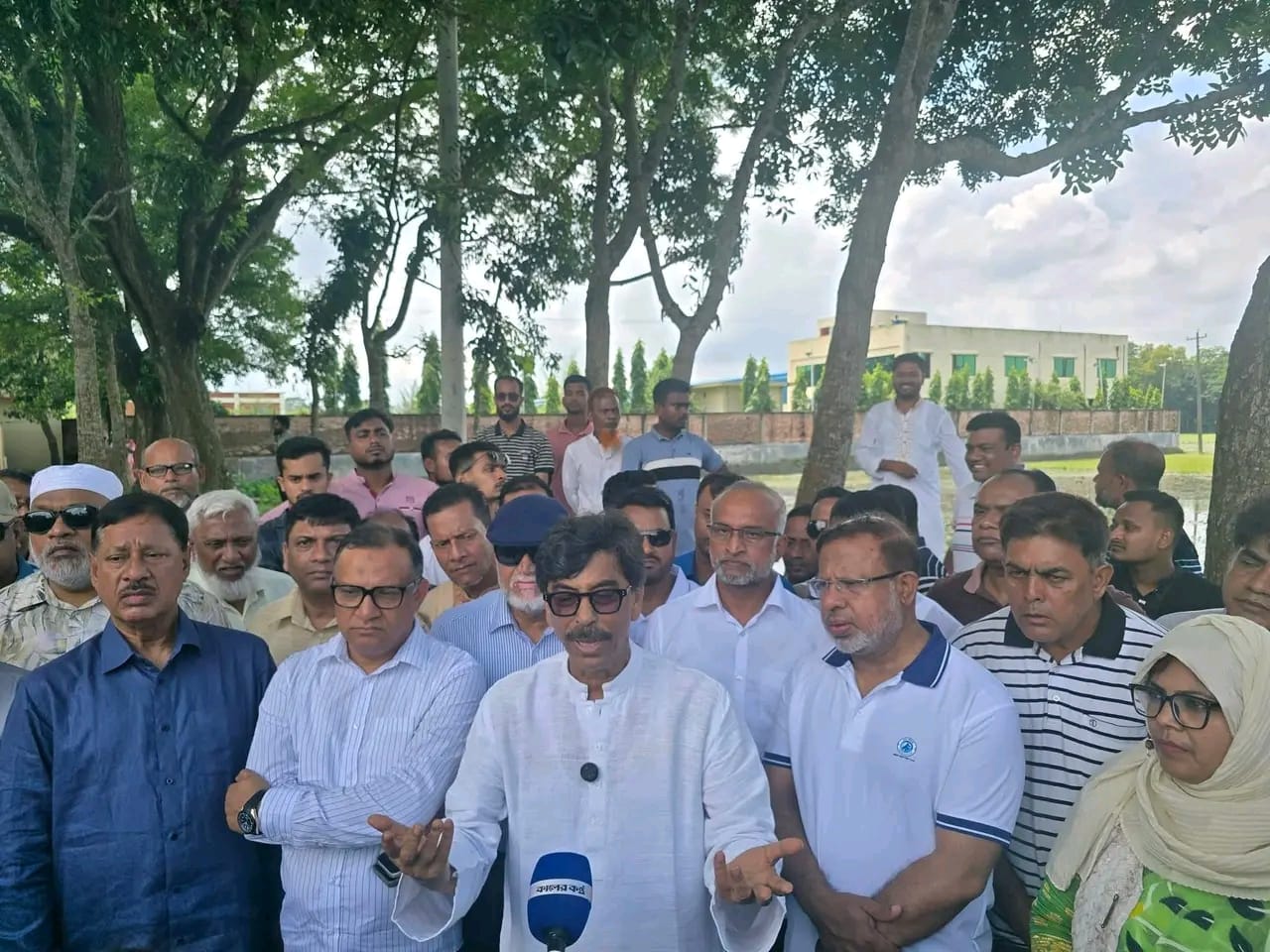 'হাওরে মিঠা পানির মাছের অভয়াশ্রম’ গড়ে তোলার উদ্যোগ নিয়েছে সরকার’-কৃষিমন্ত্রী