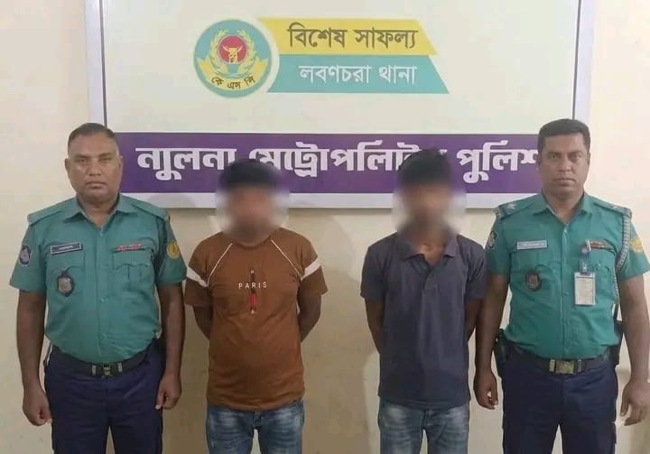 খুলনায় পুলিশের অভিযানে সন্দেহভাজন দুইজন গ্রেফতার, উদ্ধার ৫ মোটরসাইকেল