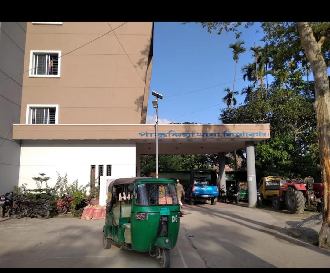 পাকুন্দিয়ায় ছাত্রদল নেতার বাড়িতে এক রাতে ৮ গরু চুরি
